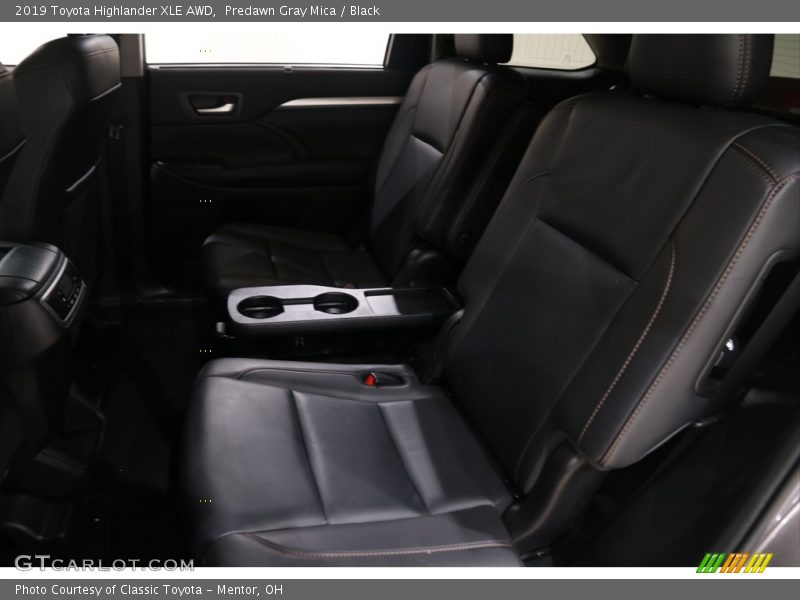 Predawn Gray Mica / Black 2019 Toyota Highlander XLE AWD