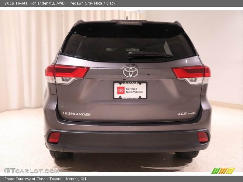 Predawn Gray Mica / Black 2019 Toyota Highlander XLE AWD