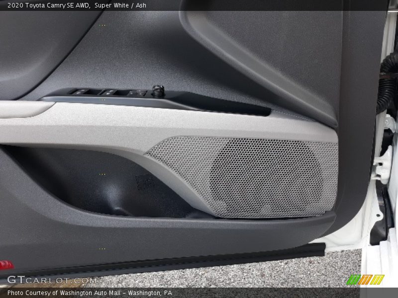Super White / Ash 2020 Toyota Camry SE AWD