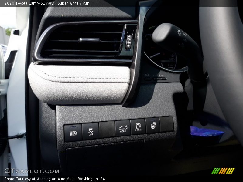 Super White / Ash 2020 Toyota Camry SE AWD