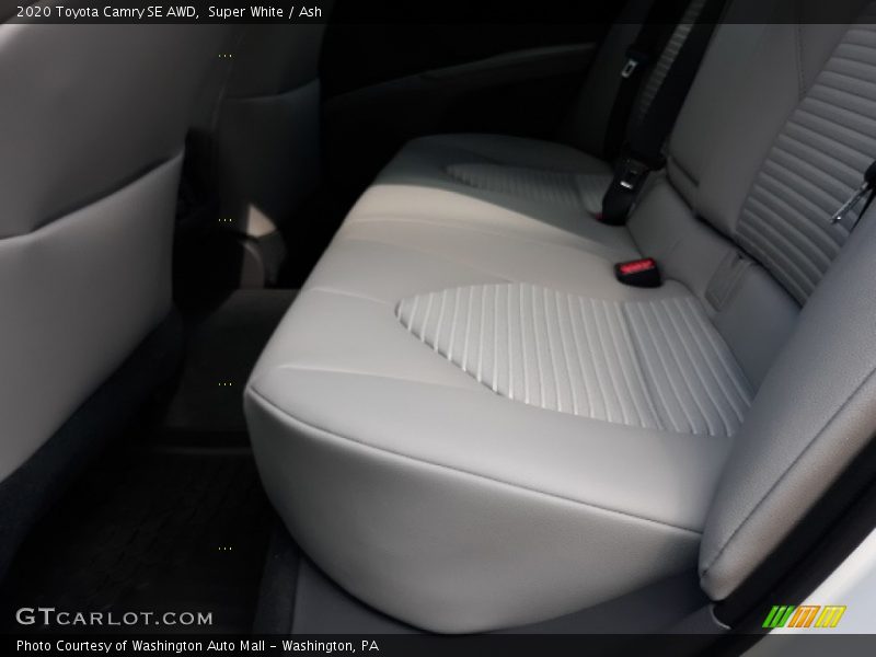 Super White / Ash 2020 Toyota Camry SE AWD