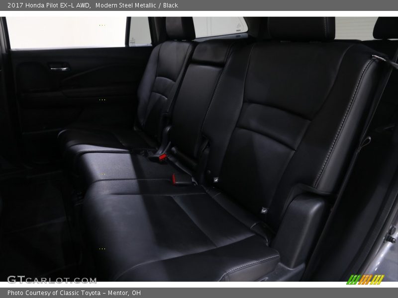 Modern Steel Metallic / Black 2017 Honda Pilot EX-L AWD