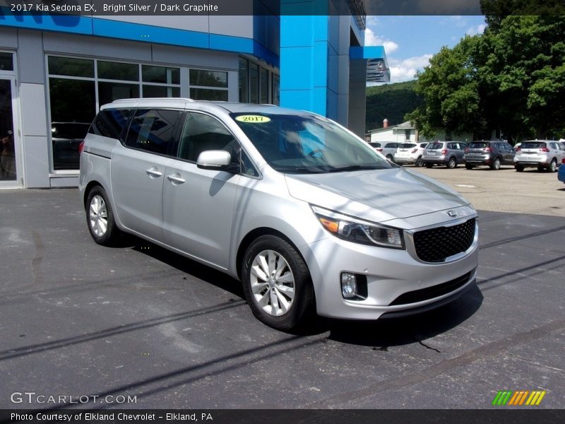 Front 3/4 View of 2017 Sedona EX