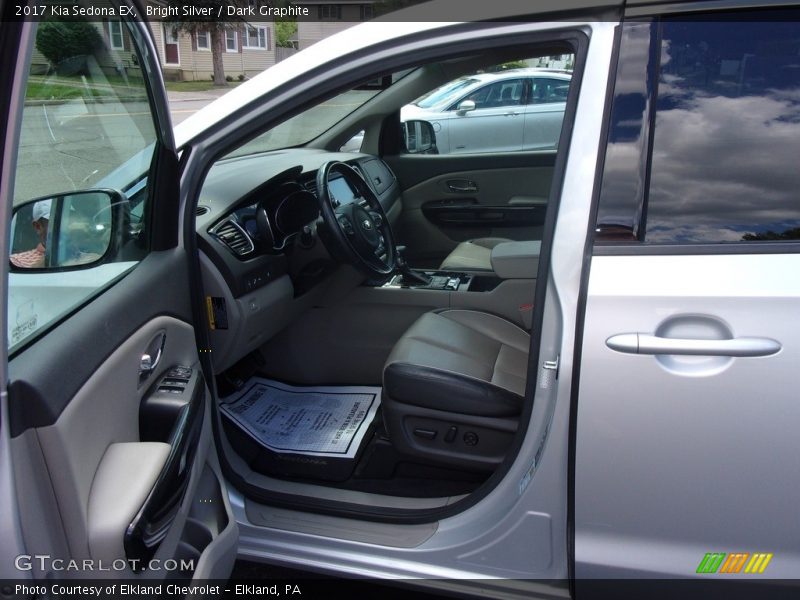 Bright Silver / Dark Graphite 2017 Kia Sedona EX