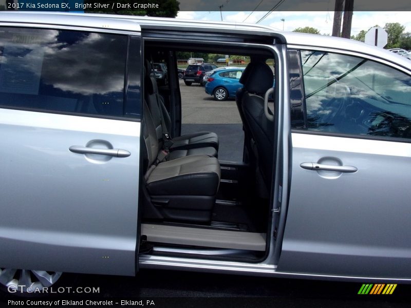 Bright Silver / Dark Graphite 2017 Kia Sedona EX