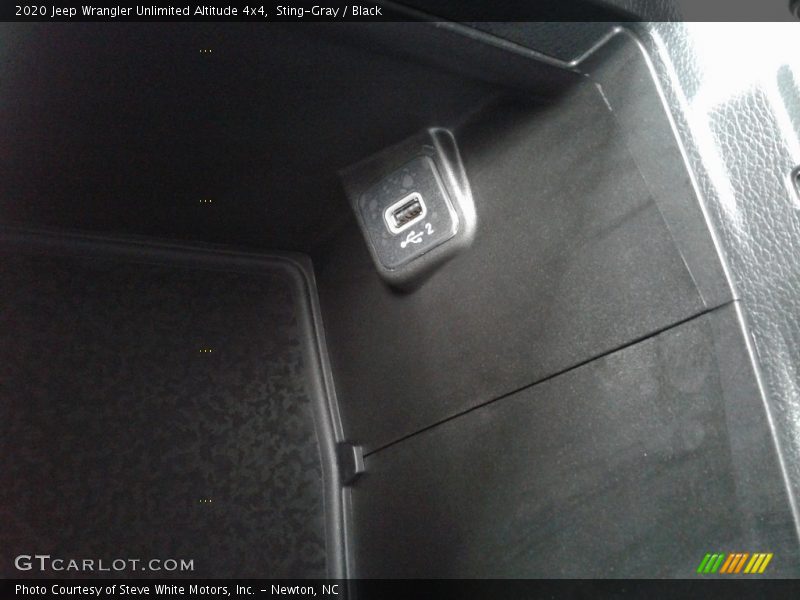 Sting-Gray / Black 2020 Jeep Wrangler Unlimited Altitude 4x4