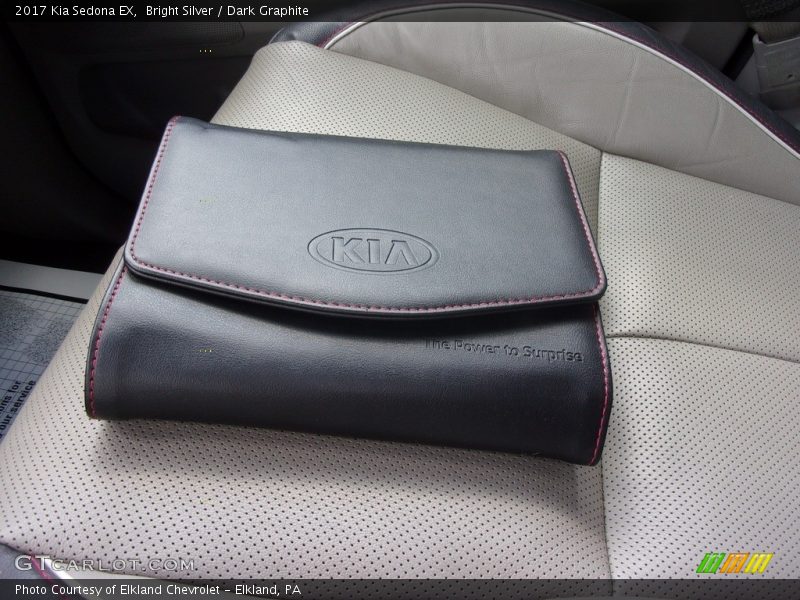 Bright Silver / Dark Graphite 2017 Kia Sedona EX