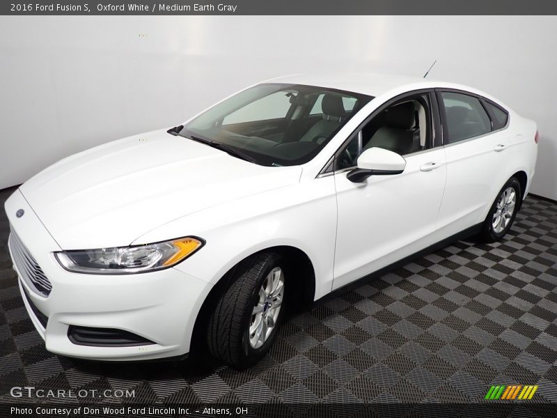 Oxford White / Medium Earth Gray 2016 Ford Fusion S