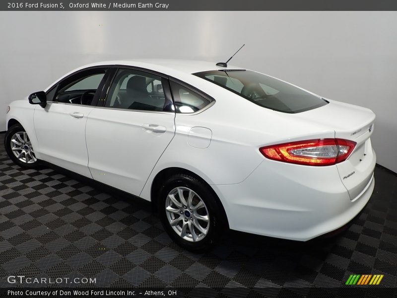 Oxford White / Medium Earth Gray 2016 Ford Fusion S