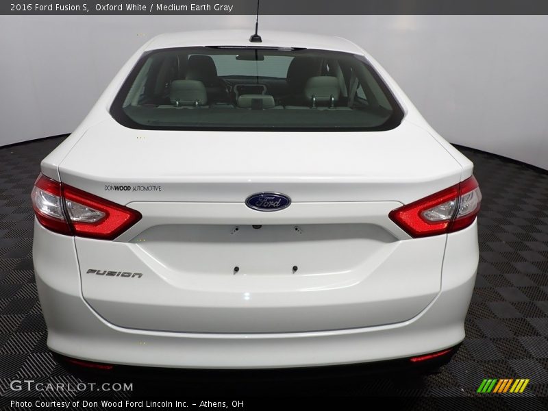 Oxford White / Medium Earth Gray 2016 Ford Fusion S