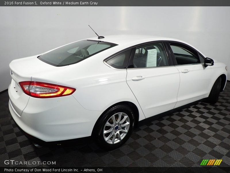 Oxford White / Medium Earth Gray 2016 Ford Fusion S