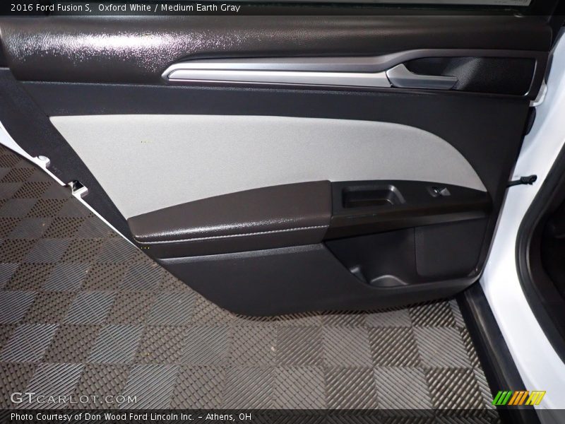 Oxford White / Medium Earth Gray 2016 Ford Fusion S