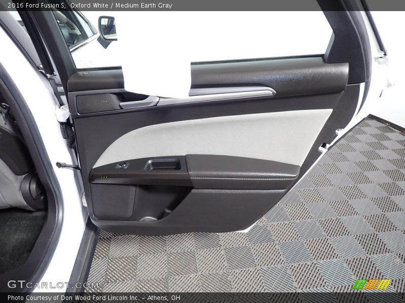 Oxford White / Medium Earth Gray 2016 Ford Fusion S