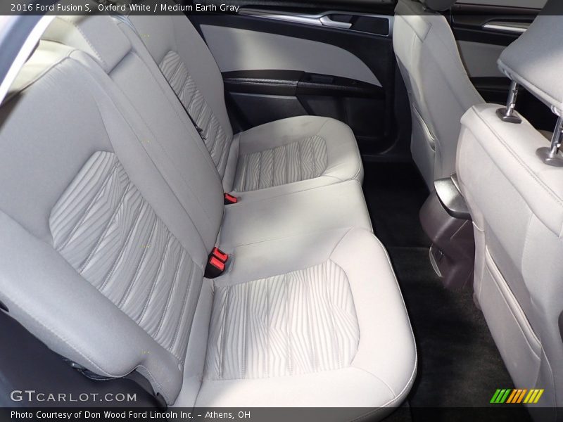 Oxford White / Medium Earth Gray 2016 Ford Fusion S