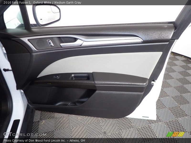 Oxford White / Medium Earth Gray 2016 Ford Fusion S