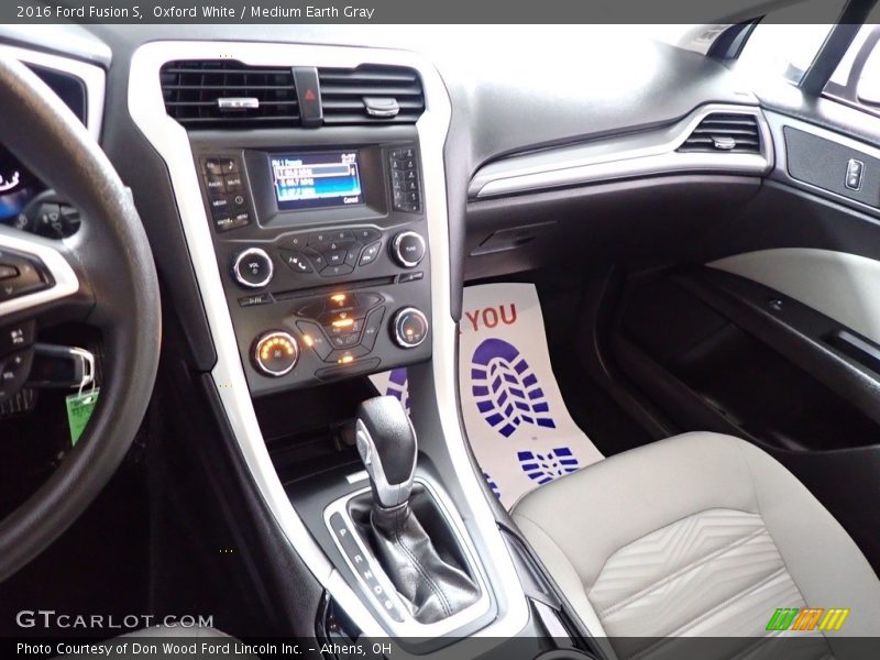 Oxford White / Medium Earth Gray 2016 Ford Fusion S