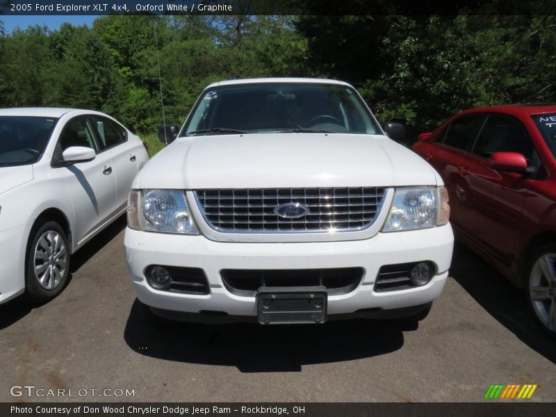 Oxford White / Graphite 2005 Ford Explorer XLT 4x4