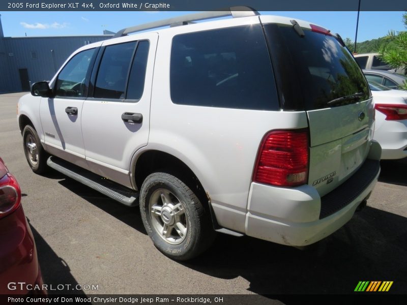 Oxford White / Graphite 2005 Ford Explorer XLT 4x4