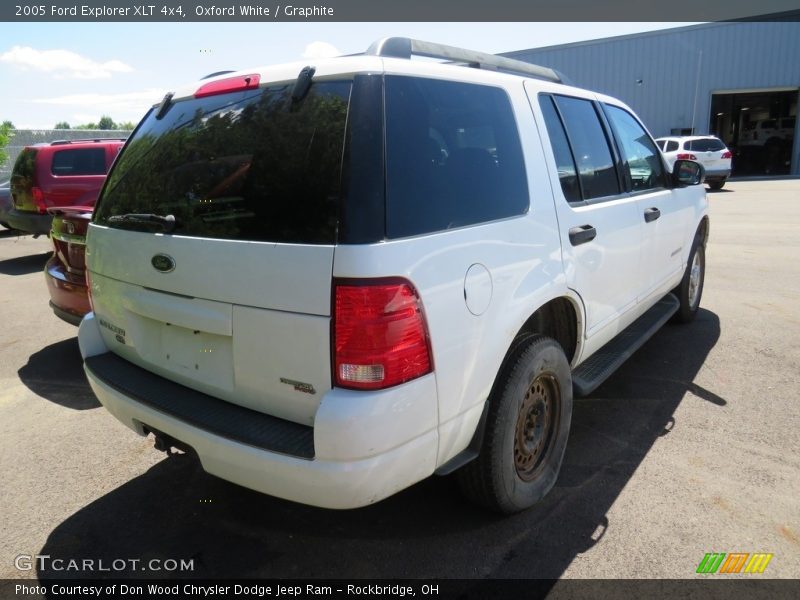 Oxford White / Graphite 2005 Ford Explorer XLT 4x4