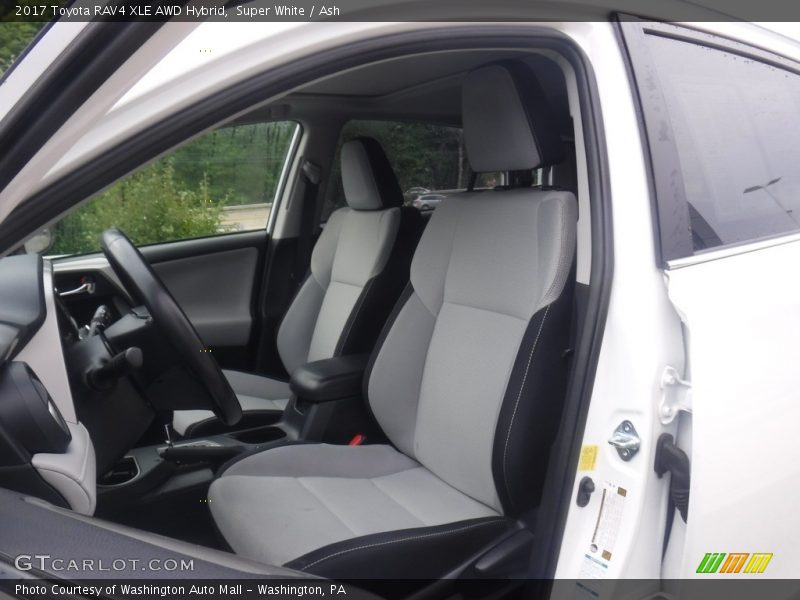 Super White / Ash 2017 Toyota RAV4 XLE AWD Hybrid