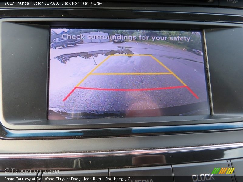 Black Noir Pearl / Gray 2017 Hyundai Tucson SE AWD