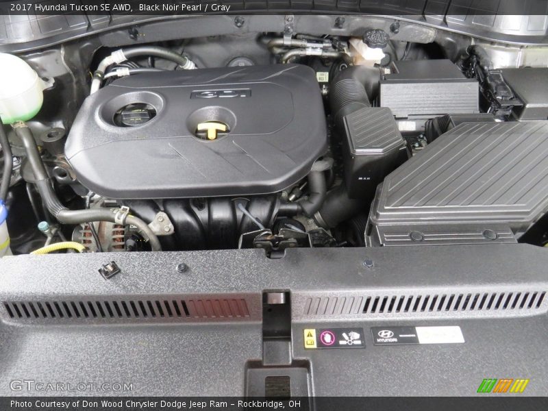 Black Noir Pearl / Gray 2017 Hyundai Tucson SE AWD