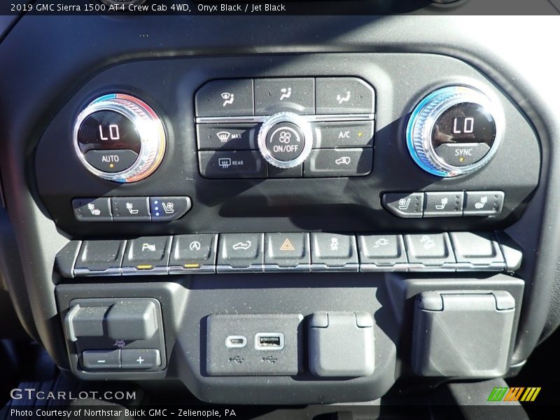 Onyx Black / Jet Black 2019 GMC Sierra 1500 AT4 Crew Cab 4WD