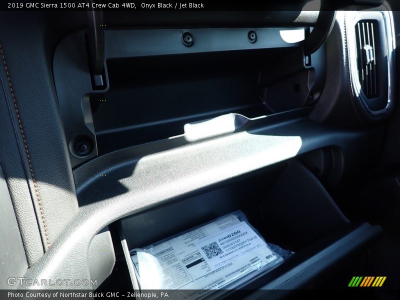 Onyx Black / Jet Black 2019 GMC Sierra 1500 AT4 Crew Cab 4WD