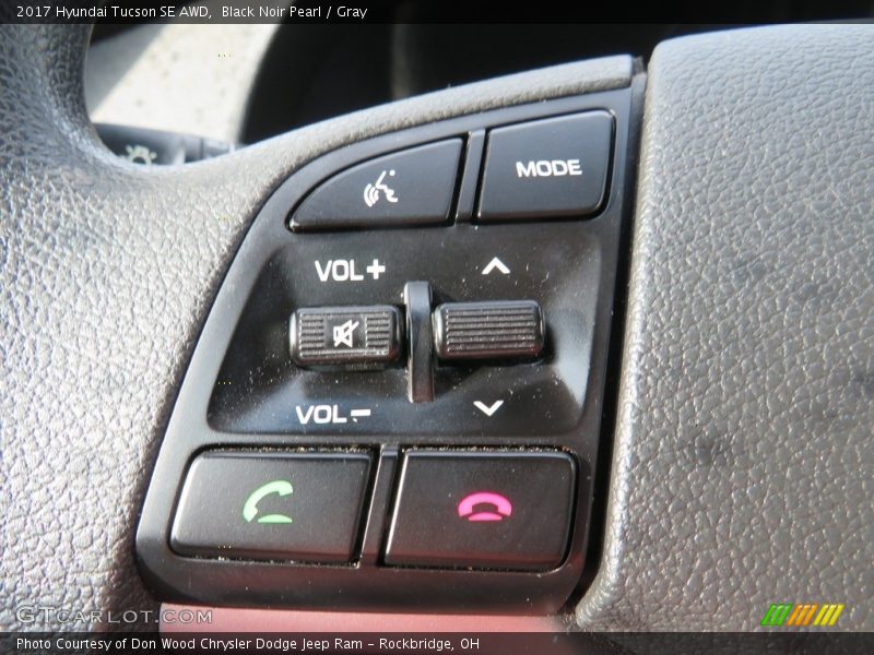 Black Noir Pearl / Gray 2017 Hyundai Tucson SE AWD