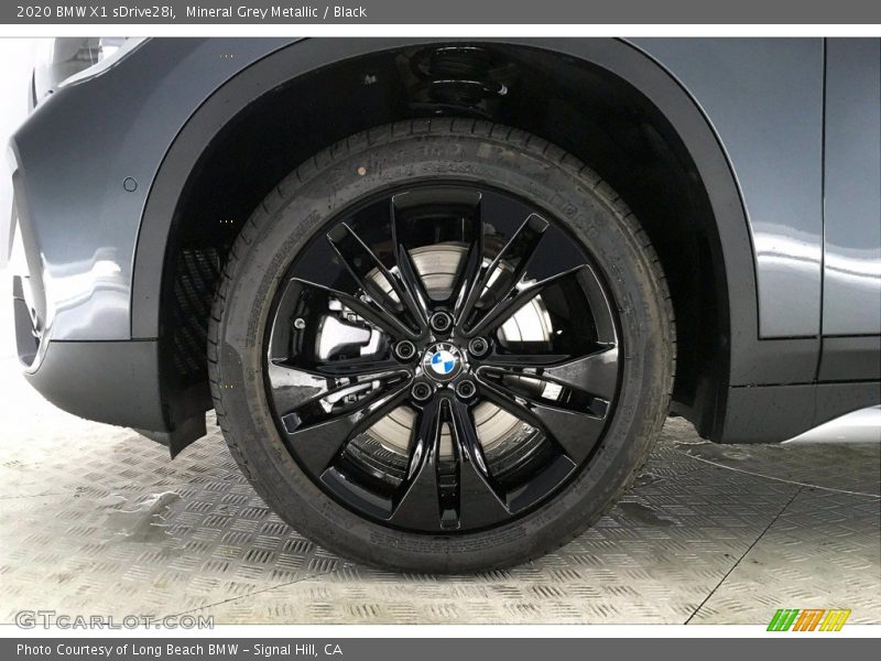 Mineral Grey Metallic / Black 2020 BMW X1 sDrive28i