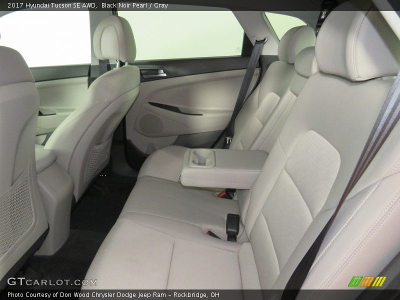 Black Noir Pearl / Gray 2017 Hyundai Tucson SE AWD