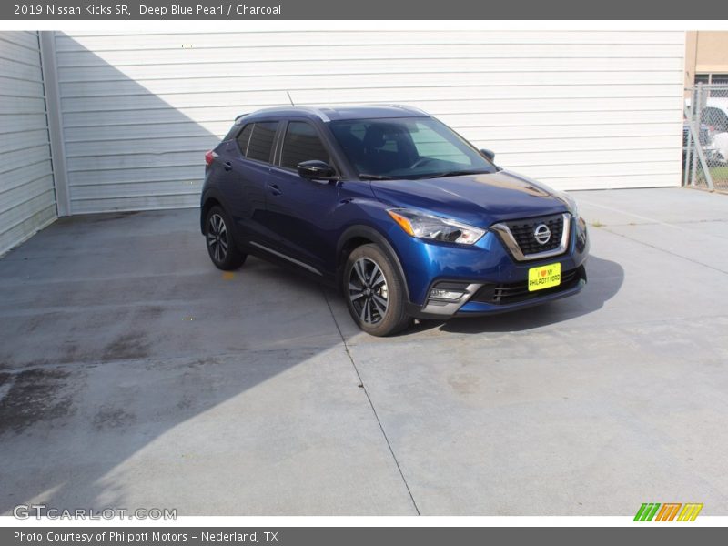 Deep Blue Pearl / Charcoal 2019 Nissan Kicks SR