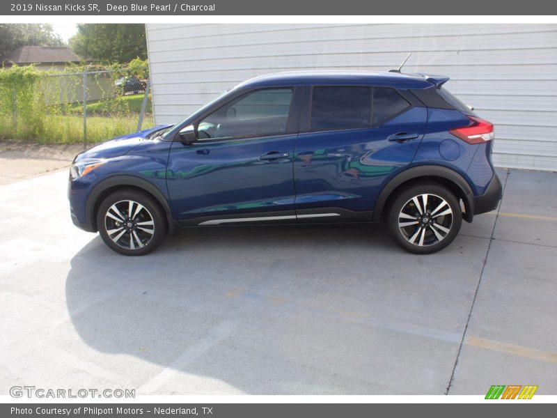 Deep Blue Pearl / Charcoal 2019 Nissan Kicks SR