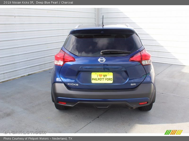 Deep Blue Pearl / Charcoal 2019 Nissan Kicks SR