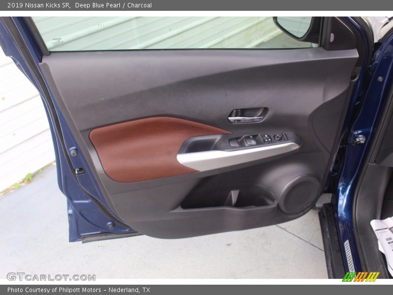 Deep Blue Pearl / Charcoal 2019 Nissan Kicks SR