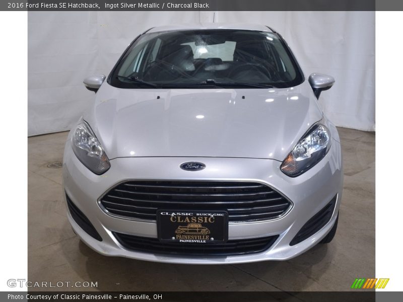 Ingot Silver Metallic / Charcoal Black 2016 Ford Fiesta SE Hatchback