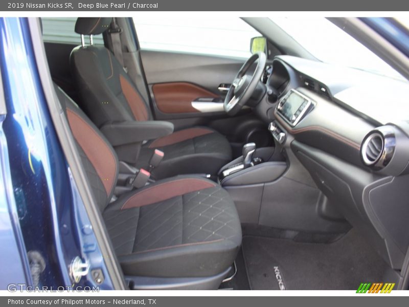 Deep Blue Pearl / Charcoal 2019 Nissan Kicks SR