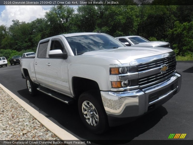 Front 3/4 View of 2016 Silverado 2500HD LT Crew Cab 4x4