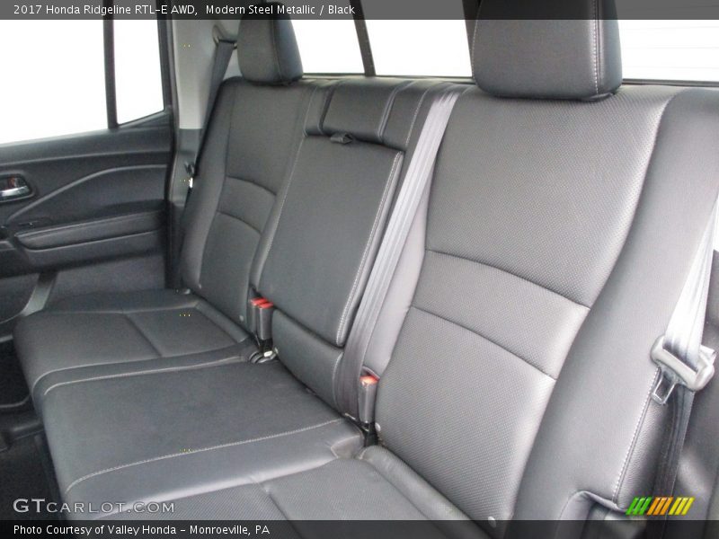 Modern Steel Metallic / Black 2017 Honda Ridgeline RTL-E AWD