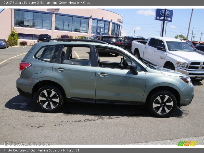 Jasmine Green Metallic / Gray 2017 Subaru Forester 2.5i