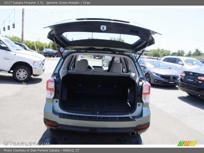 Jasmine Green Metallic / Gray 2017 Subaru Forester 2.5i