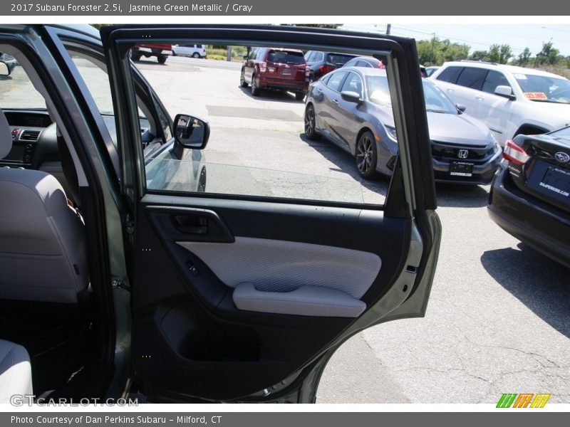 Jasmine Green Metallic / Gray 2017 Subaru Forester 2.5i