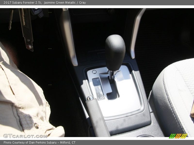 Jasmine Green Metallic / Gray 2017 Subaru Forester 2.5i