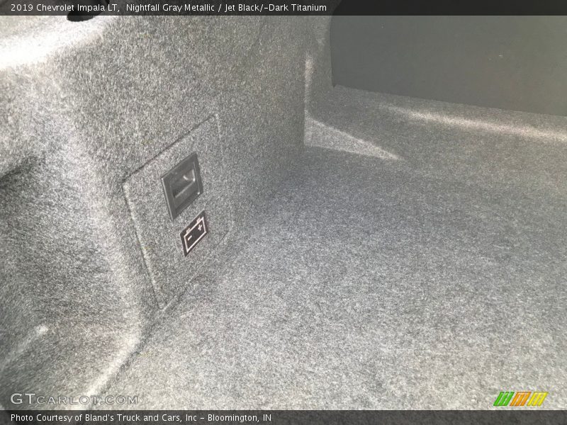 Nightfall Gray Metallic / Jet Black/­Dark Titanium 2019 Chevrolet Impala LT