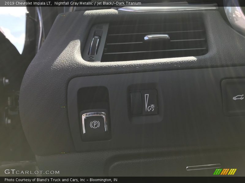 Nightfall Gray Metallic / Jet Black/­Dark Titanium 2019 Chevrolet Impala LT