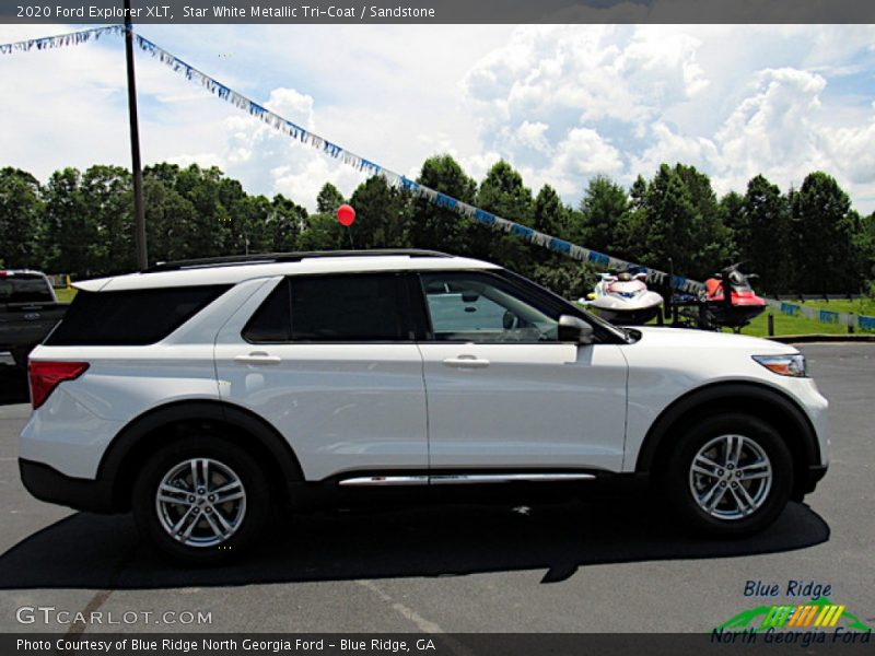 Star White Metallic Tri-Coat / Sandstone 2020 Ford Explorer XLT