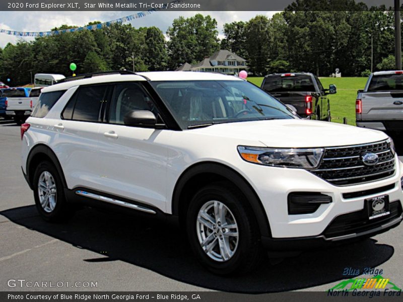 Star White Metallic Tri-Coat / Sandstone 2020 Ford Explorer XLT