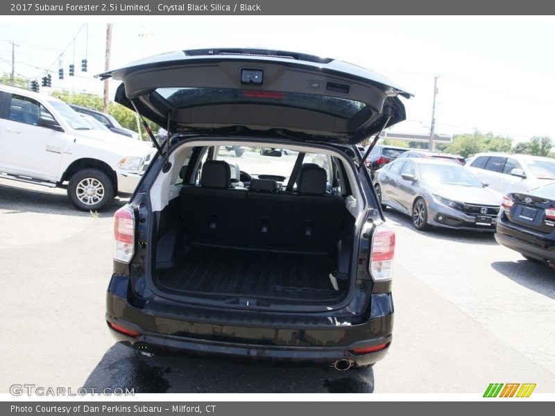 Crystal Black Silica / Black 2017 Subaru Forester 2.5i Limited