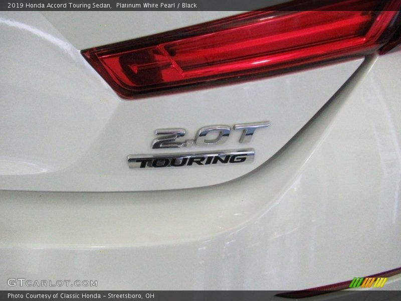 Platinum White Pearl / Black 2019 Honda Accord Touring Sedan
