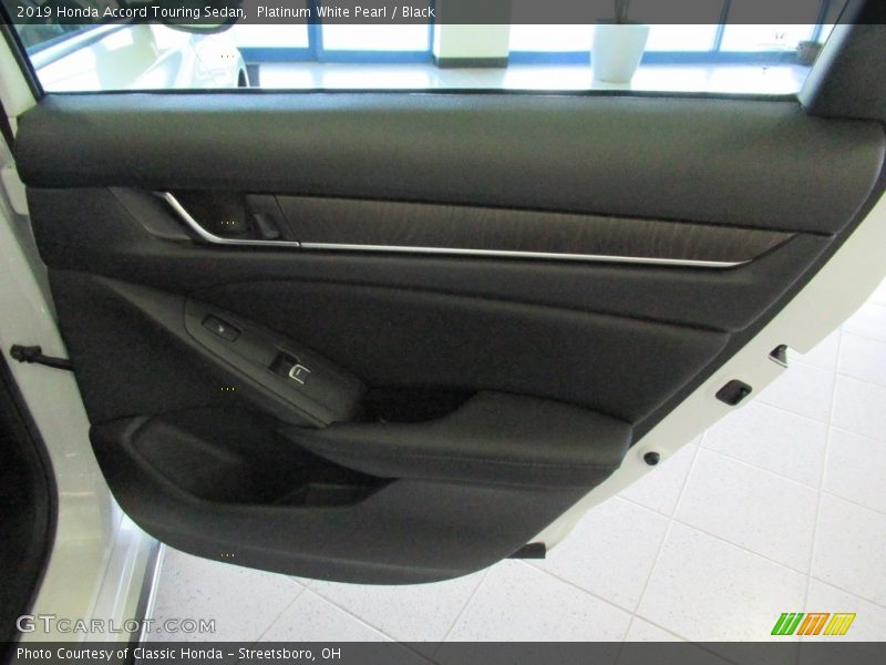 Platinum White Pearl / Black 2019 Honda Accord Touring Sedan